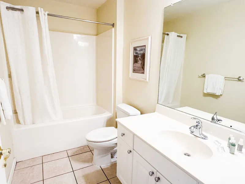 Antilles condo: Unit 5002 bathroom
