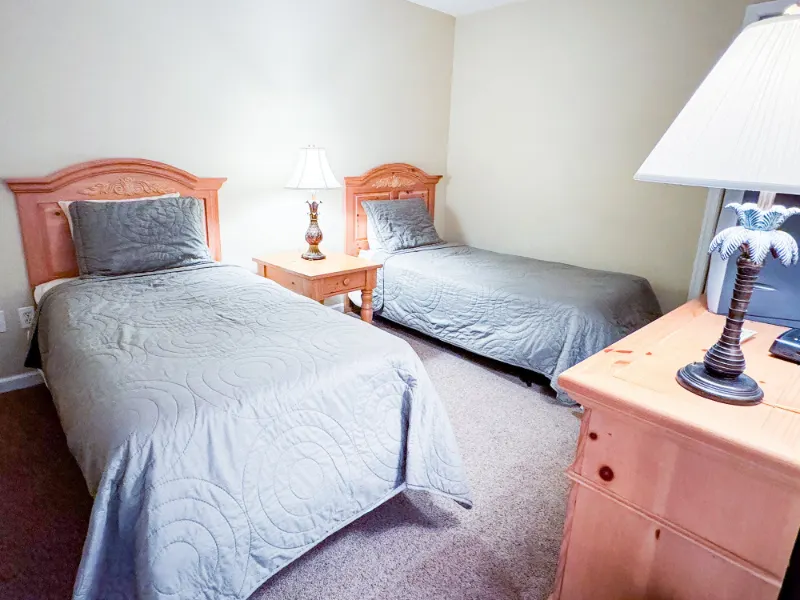 Antilles condo: Unit 5002 twin beds bedroom
