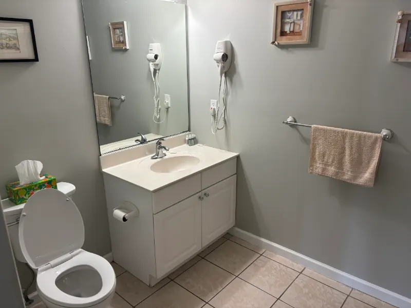 Baleiné condo: Unit 3004 bathroom