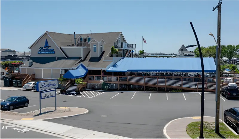 Boathouse restaurant exterior
