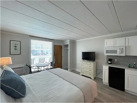 Kokomo king bed and kitchenette