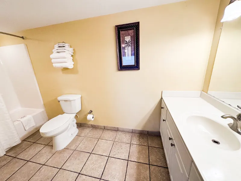 Largo bathroom