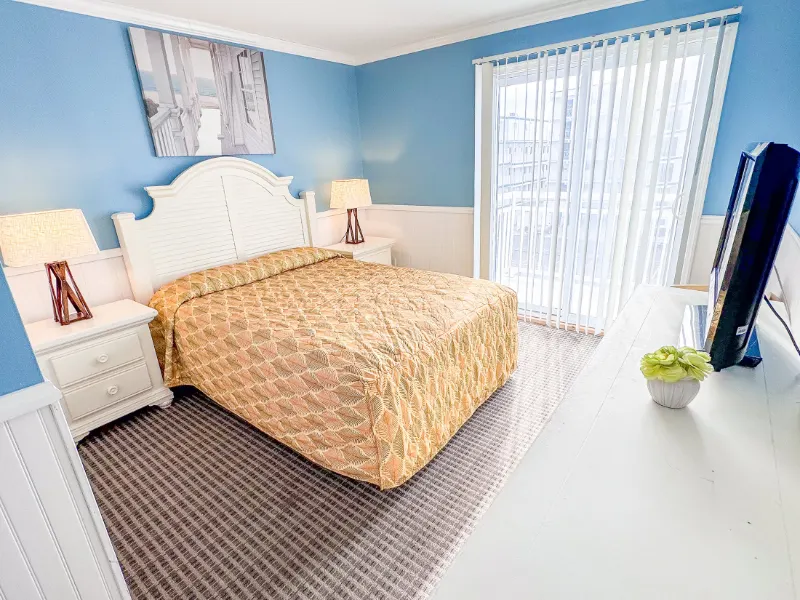Caicos bedroom queen bed