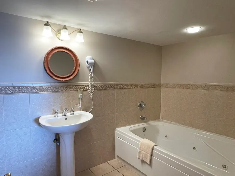 Indies spa tub for two