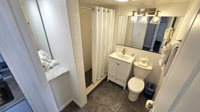 Jade bathroom