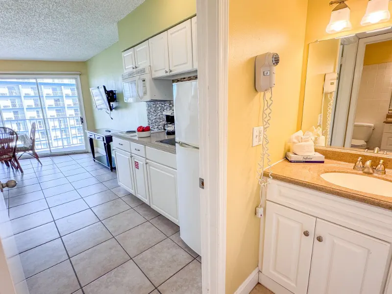 Palms kitchenette and vanity