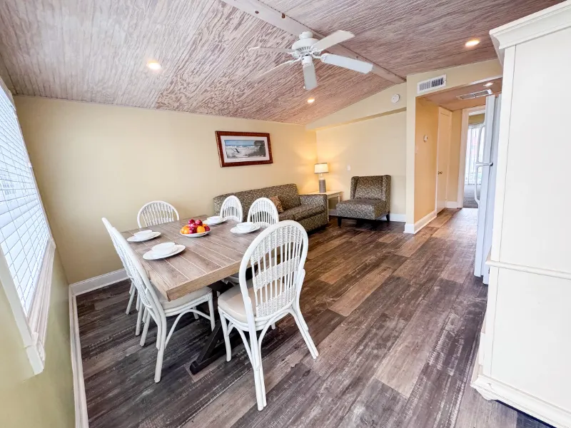Alexandria dining area