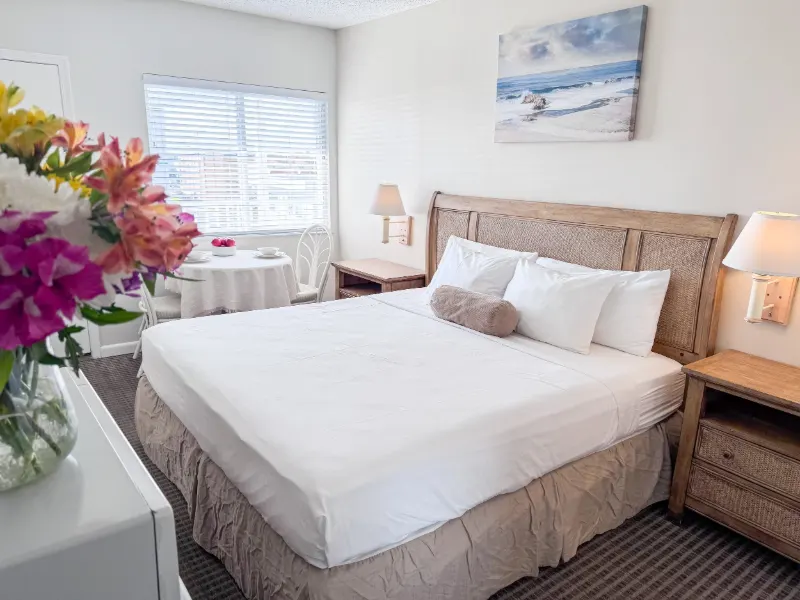 Belle king bed with flowers