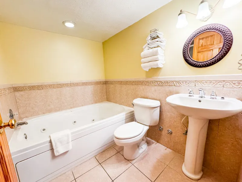 Bimini jacuzzi bathroom