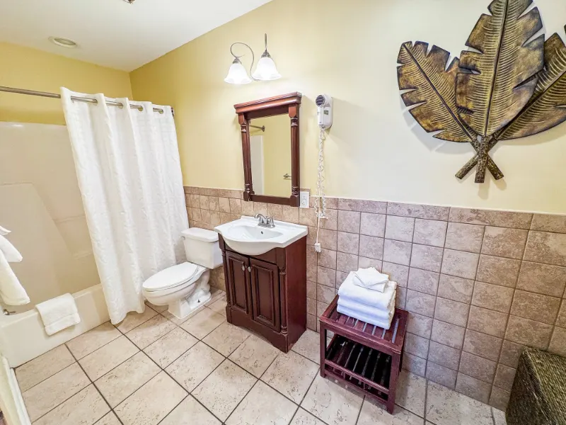 Cays bathroom