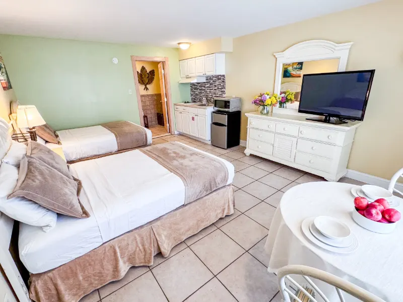 Cays beds and TV